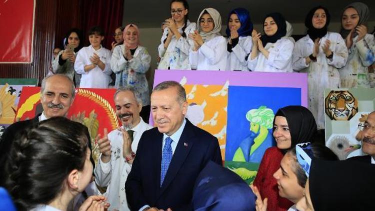 Fotoğraflar// Cumhurbaşkanı Erdoğandan Fatih İmam Hatip Ortaokuluna ziyaret