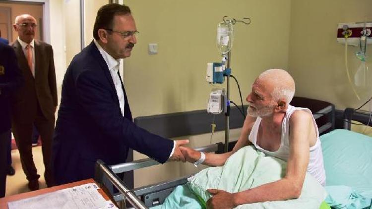 Başkan Şahinden Kıbrıs gazisine hastanede sürpriz ziyaret