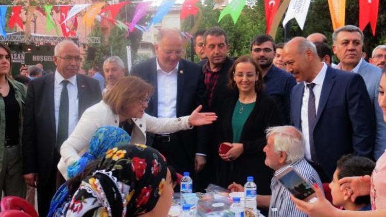 Büyükşehir Belediyesinden İslahiyede iftar programı