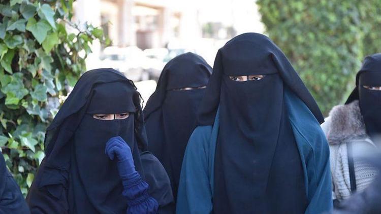 Danimarka kamusal alanda burka yasağı getirdi