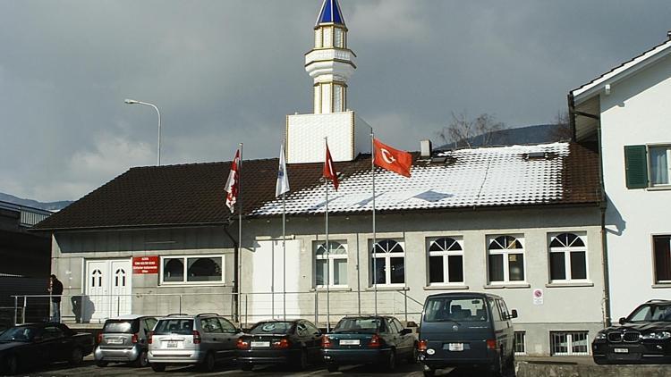İsviçrede Türk cami kararı