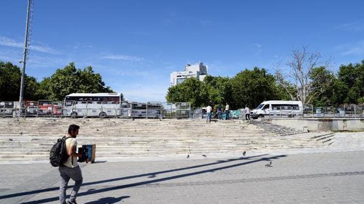 Fotoğraflar // Taksim’de ‘Gezi Parkı boşaltıldı, yollar kapatıldı