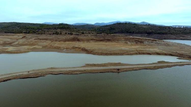 Mumcular Barajında su tükeniyor