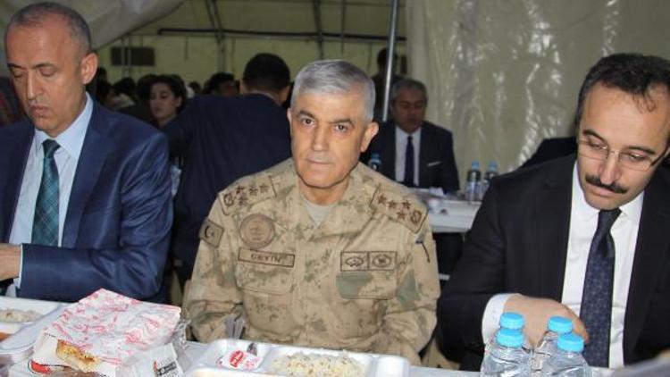 Jandarma Genel Komutanı Orgeneral Çetin Çankırıda iftar yaptı