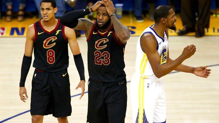 LeBronun rekoru galibiyete yetmedi Golden State seride öne geçti