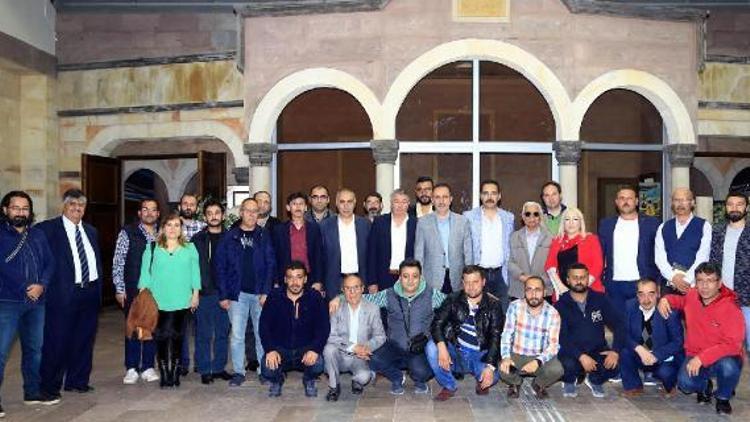 Başkan Seçen, gazetecilerle iftarda buluştu