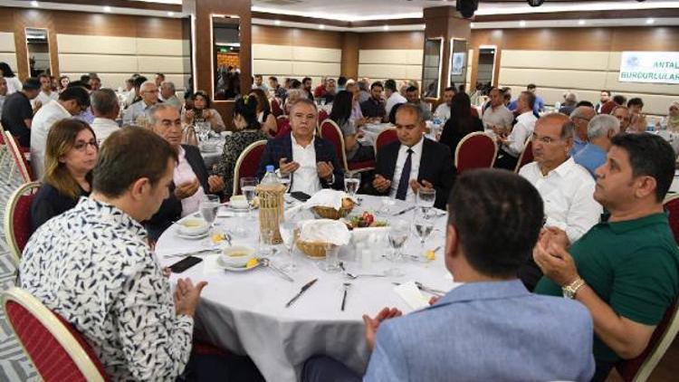 Başkan Böcek, Burdurlular iftar yemeğinde