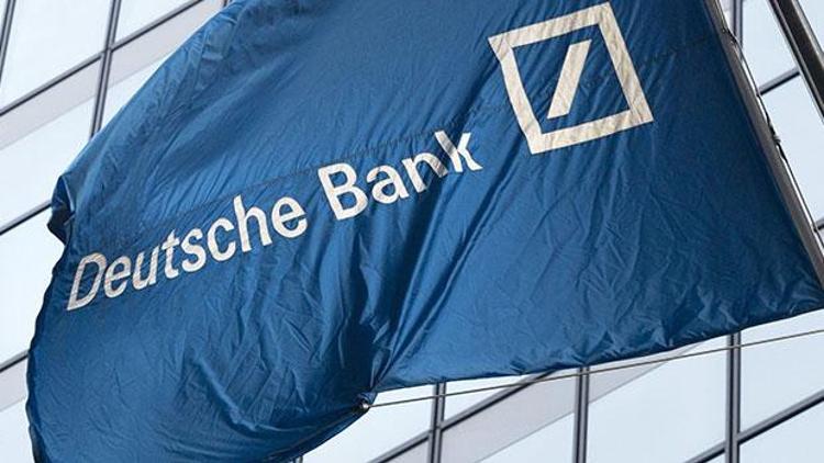 S&P, Deutsche Bank’ın notunu düşürdü