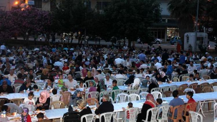 Yayladağı Kaymakamlığı bin kişiye iftar verdi