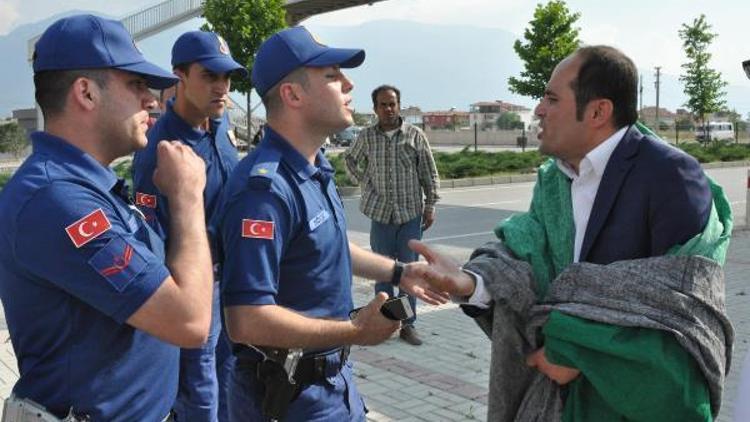 Amigo Ali, bu kez cezaevinin önünde davul-zurna çaldırdı