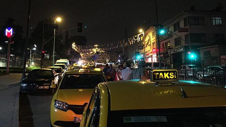 UBER açıklamasının ardından taksicilerden Cumhurbaşkanı Erdoğan’a sevgi gösterisi