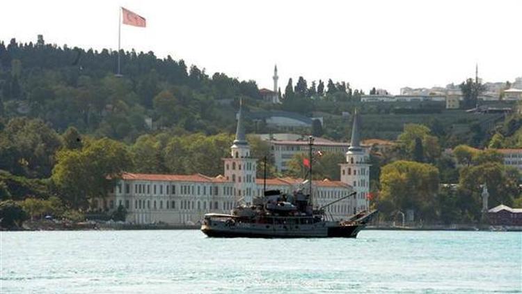 İstanbul Boğazı gemi geçişlerine kapatıldı