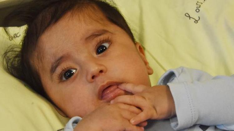 Kalbinde üç odacık olan Eray bebek, ameliyatla sağlığına kavuştu