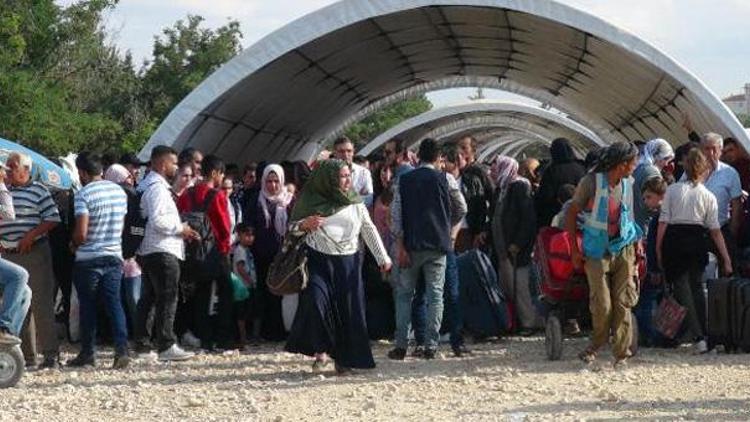 Suriyeye bayram için gidenlerin sayısı 25 bini buldu
