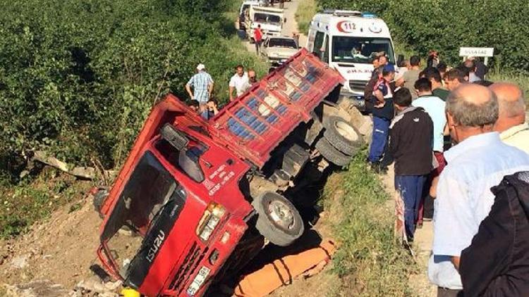 Samsunda kamyonet traktöre çarptı: 2 ölü, 3 yaralı
