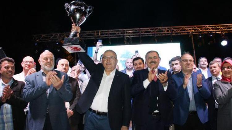 Afyon Belediyespor şampiyonluğu kutladı