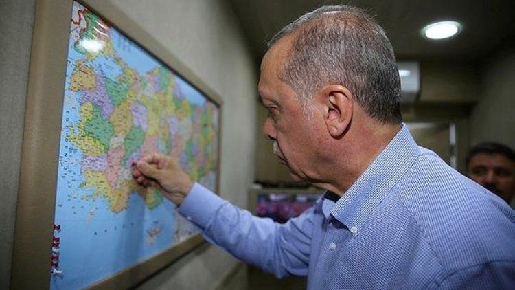 Cumhurbaşkanı Erdoğan miting yaptığı yerleri işaretliyor