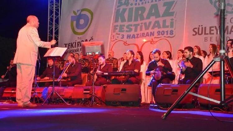 Kiraz Festivalinde Antakya Medeniyetler Korosu konser verdi