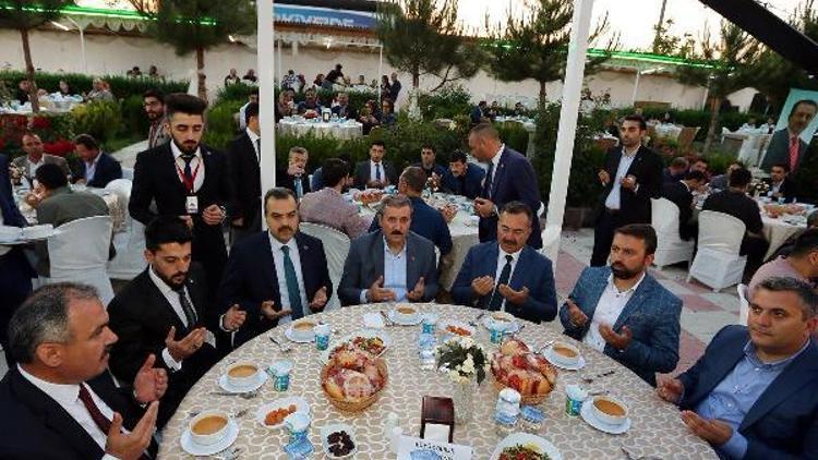 Destici: Demirtaş ve Apo arasında ne fark var 