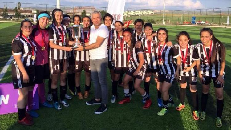 Kayseri Gençlerbirliği genç kızlarda Türkiye Şampiyonu oldu