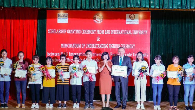 Vietnam’lı 300 öğrenciye burs