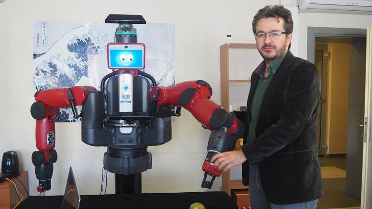 Üniversite ‘düşünen robot’ geliştiriyor