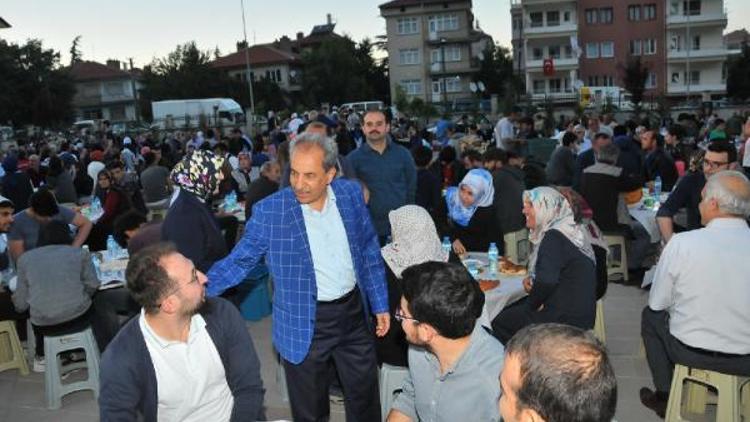 Akşehir Belediye Başkanı Akkaya, personeliyle iftarda buluştu