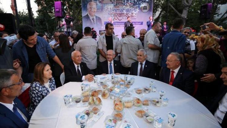 Kılıçdaroğlu, Yenimahalle sakinleriyle iftarda buluştu