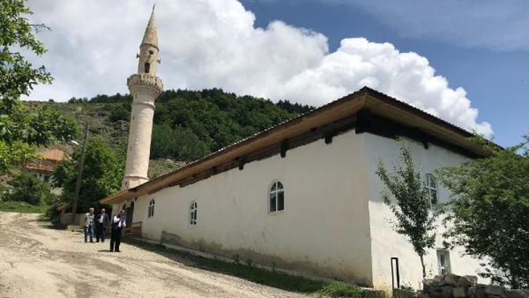 Caminin tarihi halı ve kilimlerini bulana para ödülü