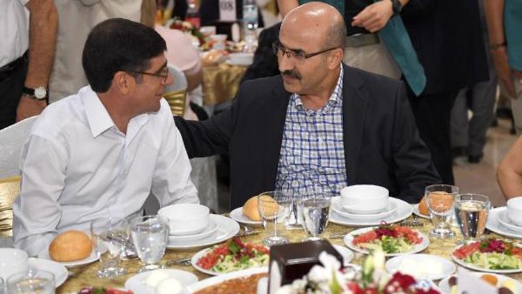 Şehit aileleri ve gaziler iftar programında bir araya geldi