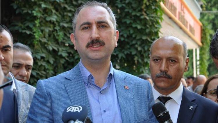 Abdulhamit Gül: Apoletlerini sökeceğim demek sadece teröristleri sevindirir