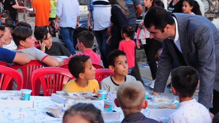 Bayramiç Belediyesinden çocuklara özel iftar