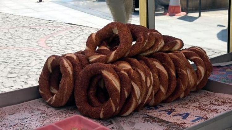 İzmitte simit tezgahları 1 milyon 147 bin liraya kiralandı