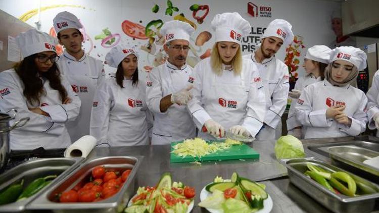 BTSO Mutfak Akademide eğitimler başladı