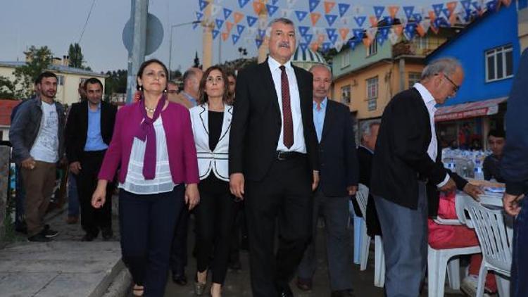 Aladağlılar Seyhan Belediyesinin iftarına katıldı