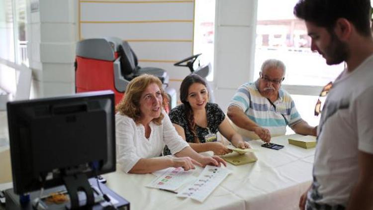 Antalya Havalimanında oy kullanma işlemi başladı