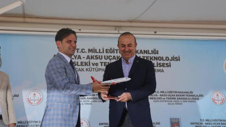 Çavuşoğlu: Diplomasiyle olmazsa, Münbiçte de teröristleri temizlemek durumundayız (2)