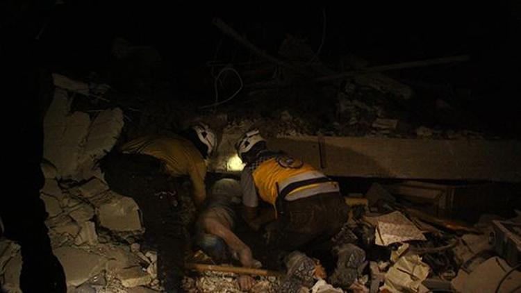 Suriye idlibde hava saldırısı... Onlarca sivil öldü