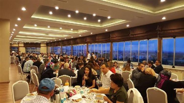 Şehit aileleri ve gaziler onuruna iftar yemeği verildi