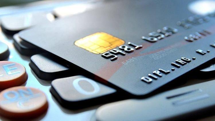 Müşteri hizmetleri yeterli gelmeyince kredi kartını değiştiriyorlar