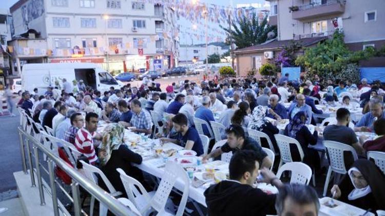Altınova Belediyesi’nden basına ve şehit yakınlarına iftar