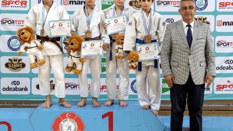 Yıldızlar Judo Şampiyonası Eskişehirde başladı