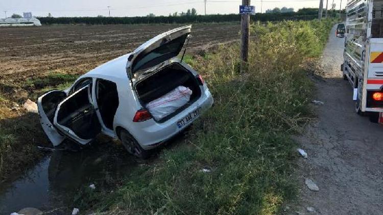 Polisten kaçarkan otomobille sulama kanalına uçtu