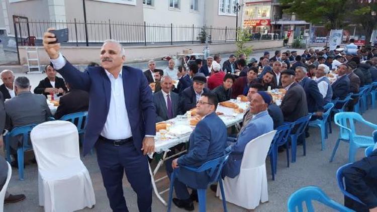 Vali Zorluoğlu, 3 bin kişinin katıldığı iftar programına katıldı