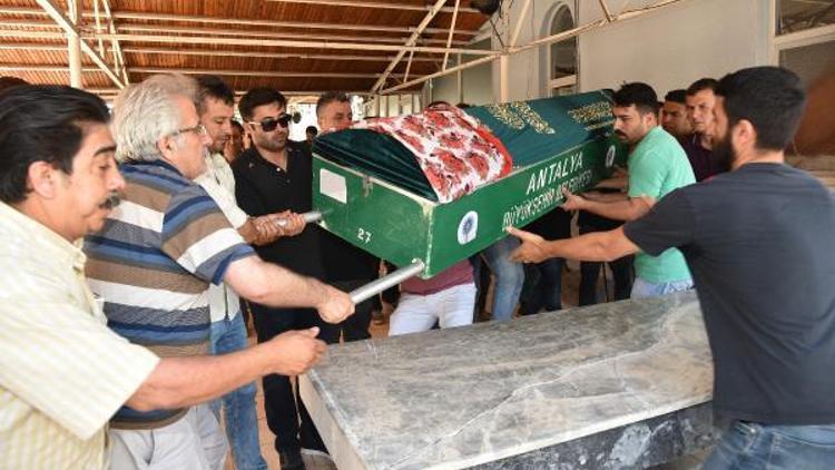 Antalyadaki kazada ölen 3 mühendis ve bebeğin cenazeleri alındı (4)