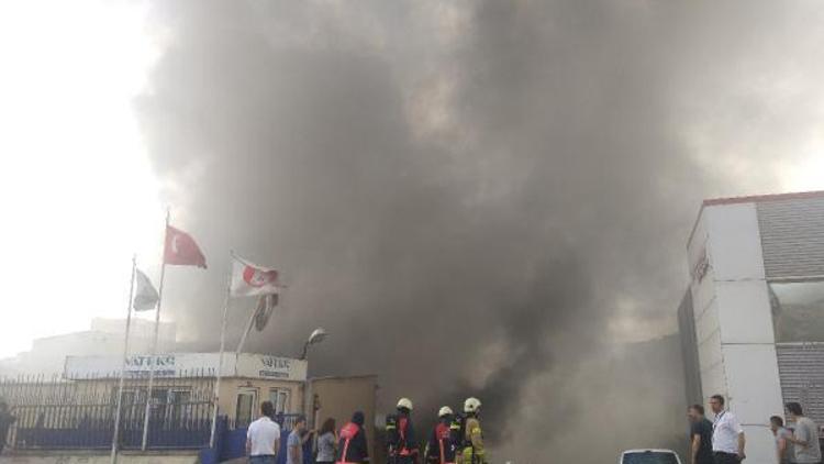 Gaziomanpaşada tekstil fabrikasında yangın-2