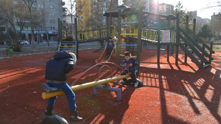 Melikgazide parklar çocukların hizmetinde