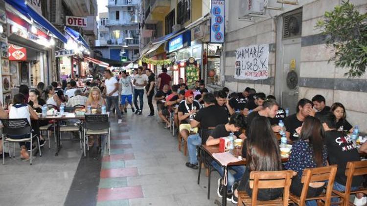 Marmariste Beşiktaş Çarşı taraftar grubu iftar yemeği verdi