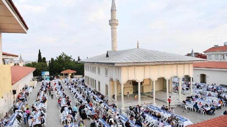 Okçular Tekkesi’nde 5 bin kişilik dev iftar