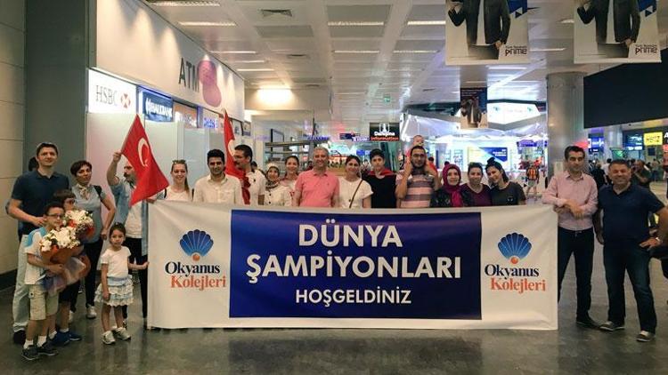 Dünya şampiyonu Okyanus Koleji, İstanbula döndü